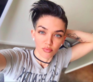 Attraktive Kurzhaarfrisuren