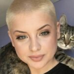 Rasierte Seiten Kurze Haare-Modell