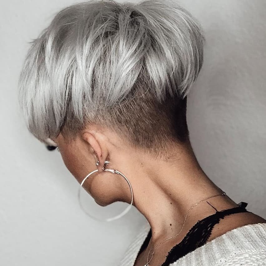 Platin-Kurze-Haare