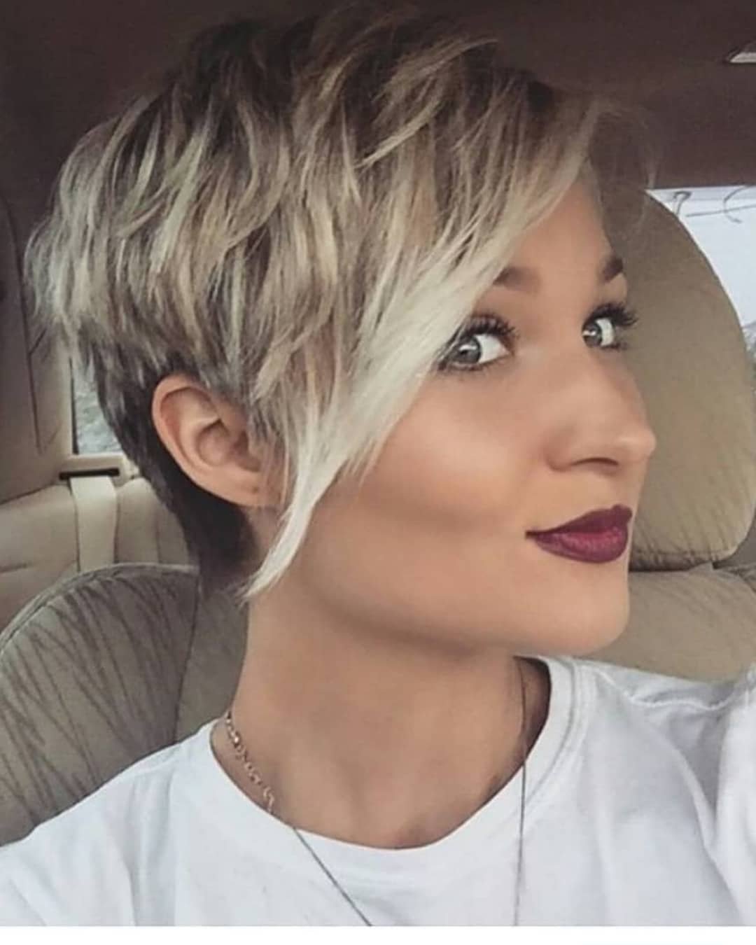 pixie-mit-blond-bang