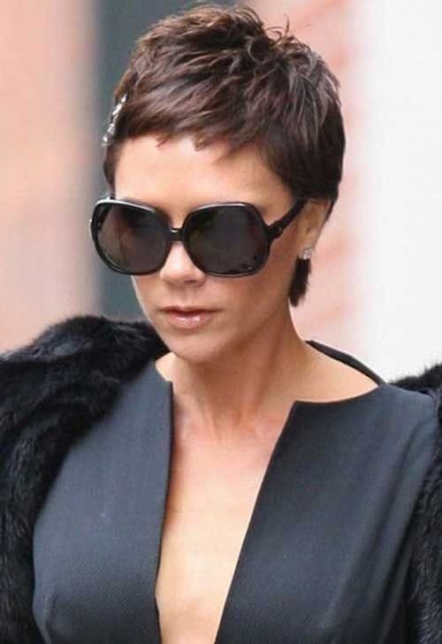 Victoria Beckhams kurze Frisur im Zuckerwatte-Stil