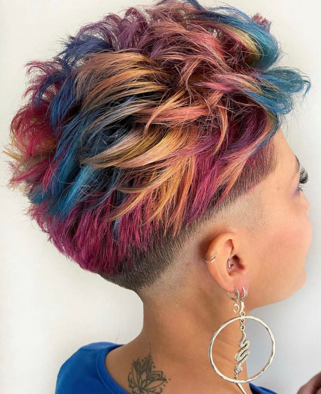 OMG! Wie wäre es, wenn du mal diese Haarfrisur und Haarfarbe ausprobierst?