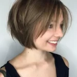 kurze-gestufte-bob-frisuren-bob-mit-überlangem-pony