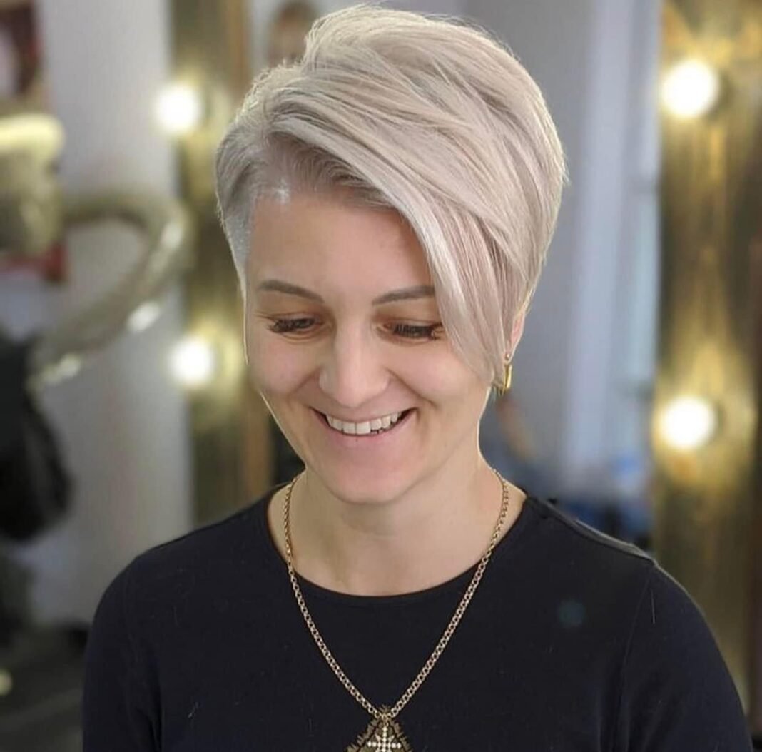 Zeitlose Eleganz: 25 schicke Kurzhaarfrisuren, die Ihren 40er-Jahre-Look aufwerten