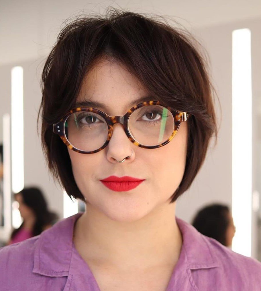 20 frische Looks mit Kurzhaarfrisuren für runde Gesichter