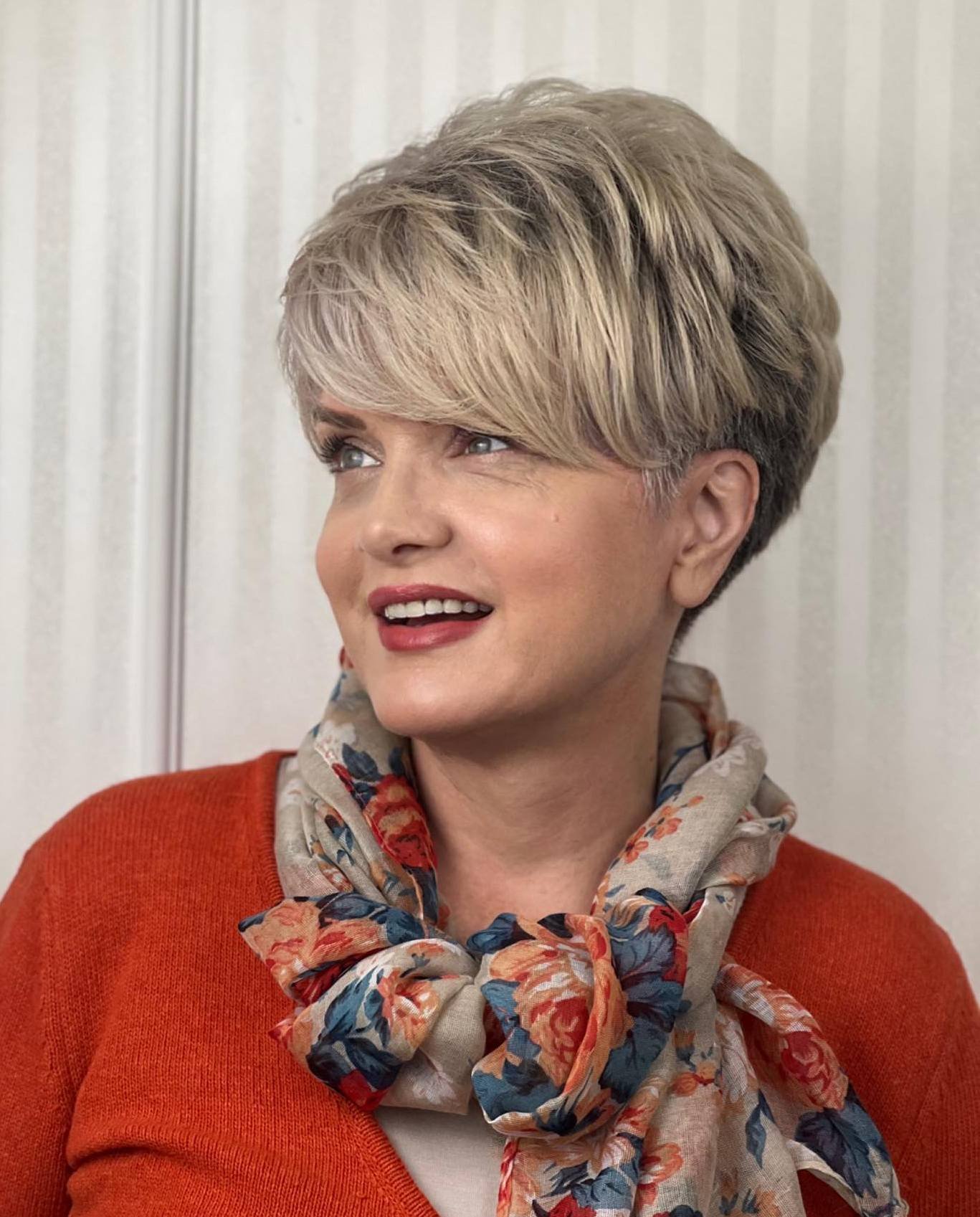 25 elegante und einfache Kurzhaarfrisuren für Frauen über 50