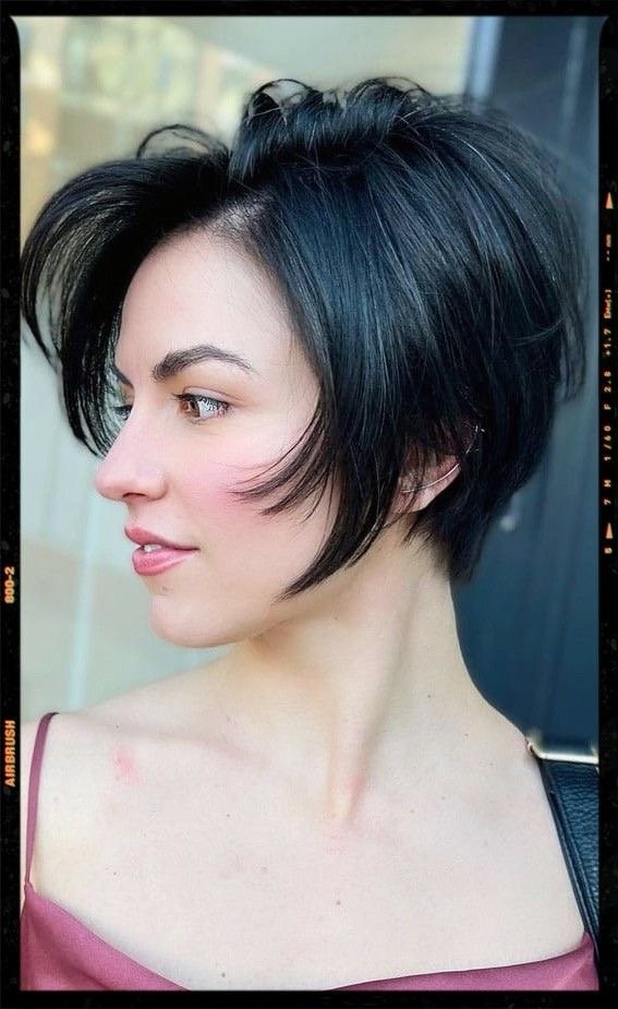 Schwarze Kurzhaarschnitte und Frisuren, von denen Sie sich inspirieren lassen können